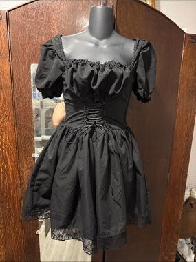 Black Gothic Lace-Up Puff Sleeve Dress